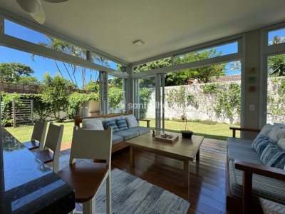 Casa em Condomínio à venda com 264m², 4 quartos, 4 suítes, 2 vagas no bairro Lagoa da Conceição em Florianópolis - Foto 13