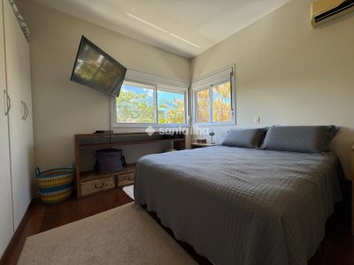 Casa em Condomínio à venda com 264m², 4 quartos, 4 suítes, 2 vagas no bairro Lagoa da Conceição em Florianópolis - Foto 34
