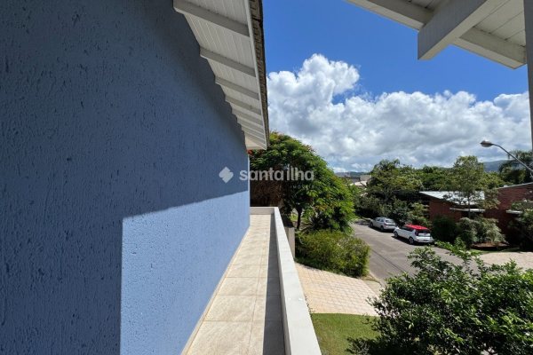 Casa em Condomínio à venda com 264m², 4 quartos, 4 suítes, 2 vagas no bairro Lagoa da Conceição em Florianópolis