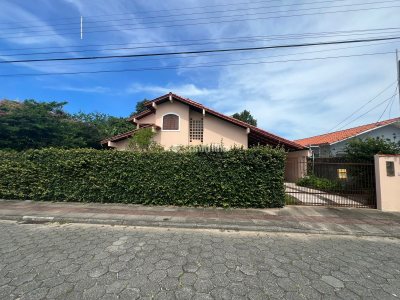 Casa à venda com 200m², 3 quartos, 3 suítes, 3 vagas no bairro Morro das Pedras em Florianópolis - Foto 3