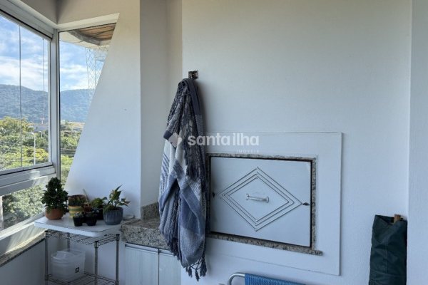 Apartamento à venda com 104m², 3 quartos, 2 vagas no bairro Rio Tavares em Florianópolis