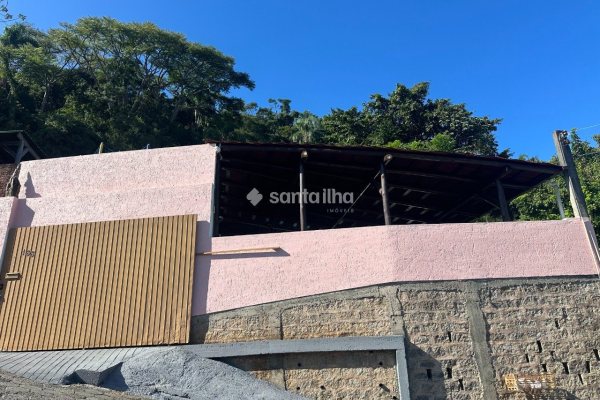 Casa para alugar ou comprar com 247m², 4 quartos, 3 vagas no bairro Rio Tavares em Florianópolis