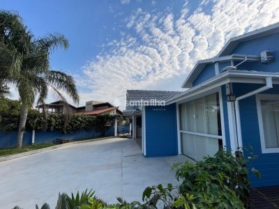 Casa à venda com 202m², 4 quartos, 2 suítes, 5 vagas no bairro Campeche em Florianópolis - Foto 17