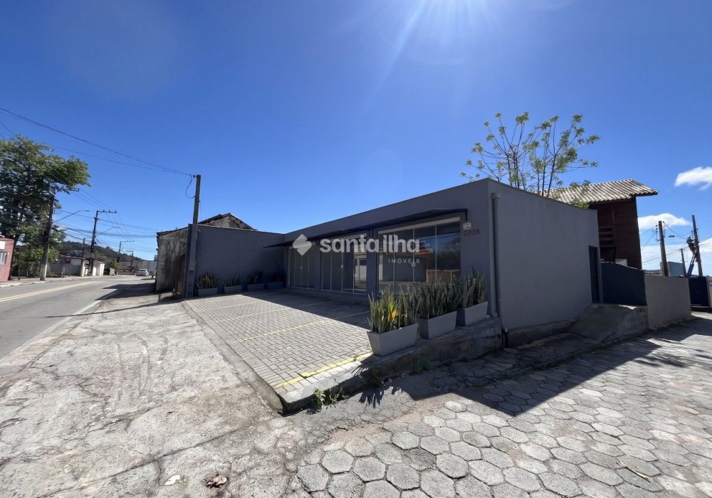Loja para alugar com 31m², 2 vagas no bairro Ribeirão da Ilha em Florianópolis - Foto 1