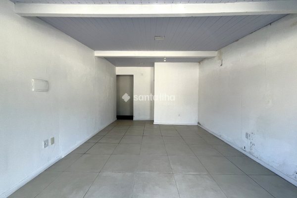 Loja para alugar com 31m², 2 vagas no bairro Ribeirão da Ilha em Florianópolis