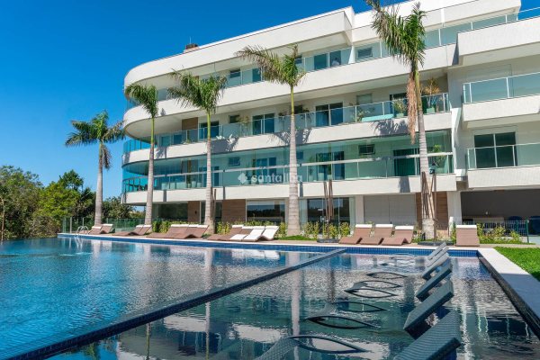 Cobertura à venda com 206m², 2 quartos, 2 suítes, 3 vagas no bairro Campeche em Florianópolis