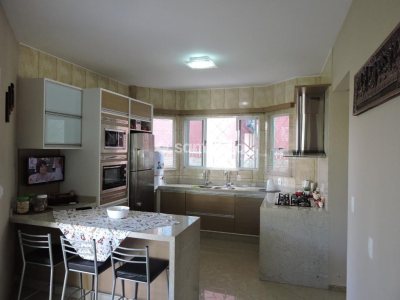 Casa à venda com 245m², 4 quartos, 1 suíte, 2 vagas no bairro Campeche em Florianópolis - Foto 9