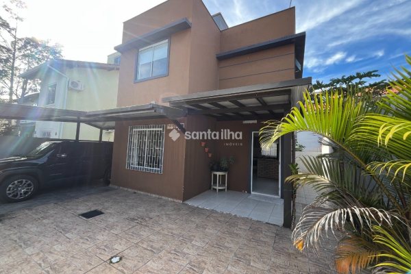 Casa para alugar com 100m², 3 quartos, 2 suítes, 2 vagas no bairro Campeche em Florianópolis