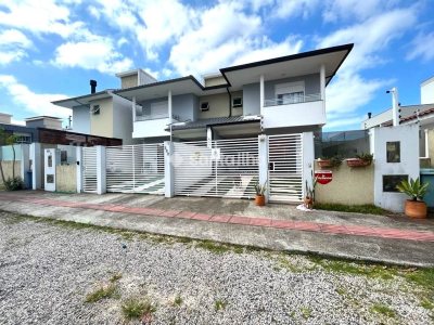 Casa para alugar com 129m², 3 quartos, 1 suíte, 2 vagas no bairro Campeche Central em Florianópolis - Foto 28