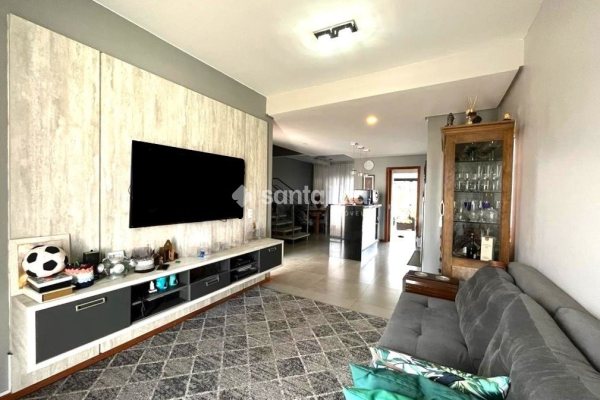 Casa para alugar com 129m², 3 quartos, 1 suíte, 2 vagas no bairro Campeche Central em Florianópolis