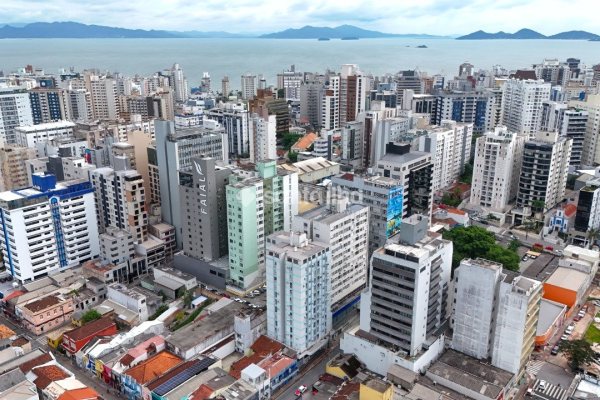 Studio à venda com 33m², 1 quarto no bairro Centro em Florianópolis