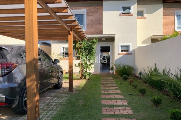 Casa à venda com 175m², 4 quartos, 2 suítes, 2 vagas no bairro Campeche em Florianópolis