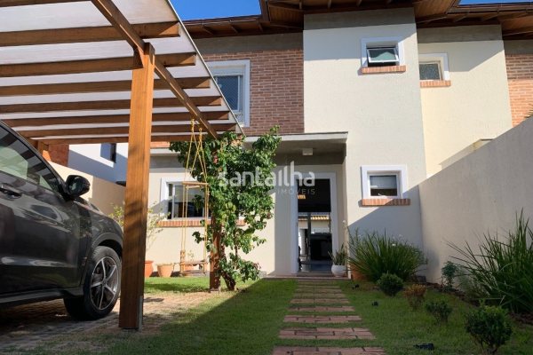 Casa à venda com 175m², 4 quartos, 2 suítes, 2 vagas no bairro Campeche em Florianópolis