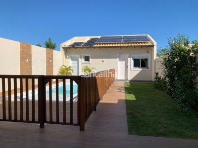 Casa à venda com 175m², 4 quartos, 2 suítes, 2 vagas no bairro Campeche em Florianópolis - Foto 4