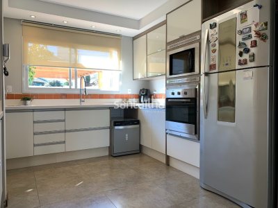 Casa à venda com 175m², 4 quartos, 2 suítes, 2 vagas no bairro Campeche em Florianópolis - Foto 17