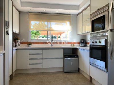 Casa à venda com 175m², 4 quartos, 2 suítes, 2 vagas no bairro Campeche em Florianópolis - Foto 16