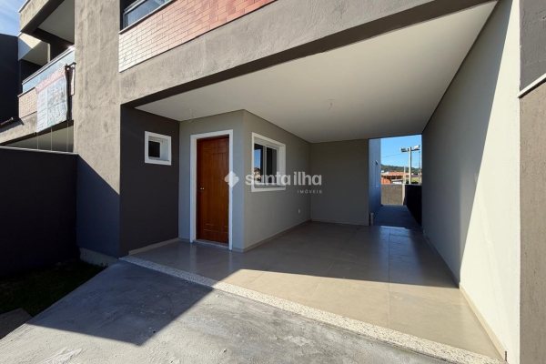 Casa à venda com 138m², 3 quartos, 1 suíte, 1 vaga no bairro Campeche em Florianópolis
