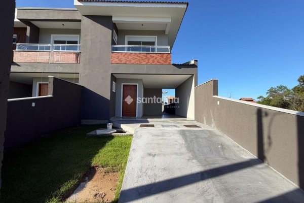 Casa à venda com 138m², 3 quartos, 1 suíte, 1 vaga no bairro Campeche em Florianópolis