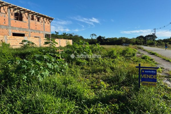Terreno à venda com 444m², 1 vaga no bairro Carianos em Florianópolis