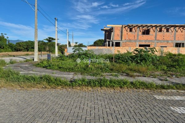 Terreno à venda com 444m², 1 vaga no bairro Carianos em Florianópolis