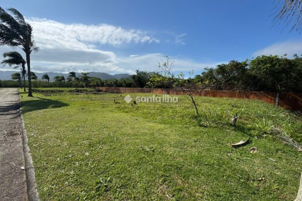 Terreno à venda com 403m² no bairro Pântano do Sul em Florianópolis