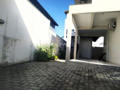 Casa à venda com 187m², 5 quartos, 1 suíte, 2 vagas no bairro Campeche em Florianópolis - Foto 17