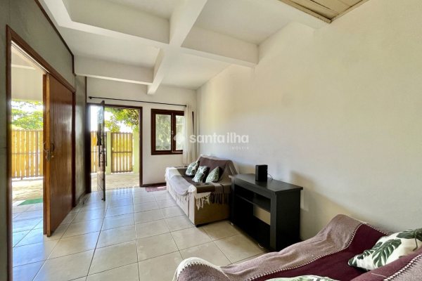 Casa à venda com 140m², 3 quartos, 1 vaga no bairro Armação em Florianópolis