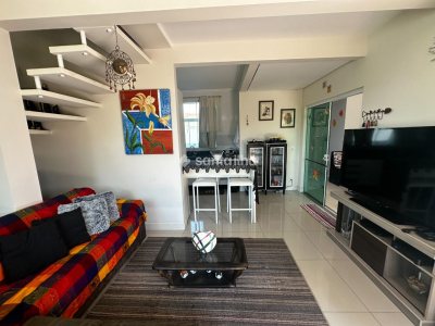 Casa à venda com 129m², 3 quartos, 1 suíte, 2 vagas no bairro Campeche em Florianópolis - Foto 2