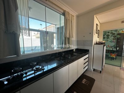 Casa à venda com 129m², 3 quartos, 1 suíte, 2 vagas no bairro Campeche em Florianópolis - Foto 4