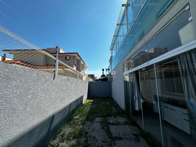 Casa à venda com 129m², 3 quartos, 1 suíte, 2 vagas no bairro Campeche em Florianópolis - Foto 21