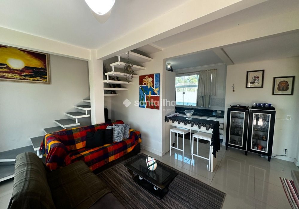 Casa à venda com 129m², 3 quartos, 1 suíte, 2 vagas no bairro Campeche em Florianópolis - Foto 1
