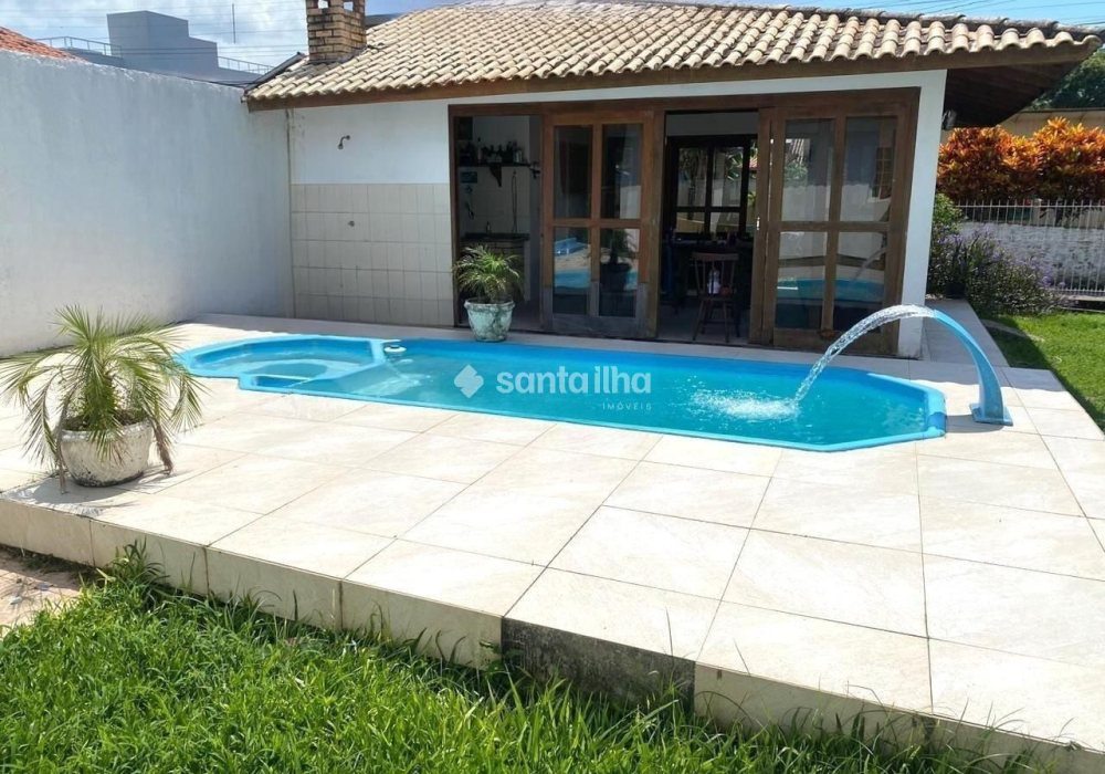 Casa à venda com 142m², 2 quartos, 2 vagas no bairro Campeche em Florianópolis - Foto 1