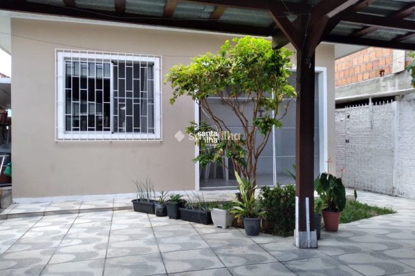 Casa à venda com 113m², 3 quartos, 2 vagas no bairro Tapera em Florianópolis