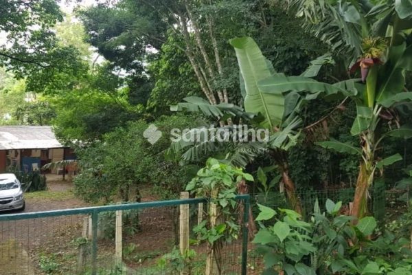 Terreno à venda com 360m² no bairro Lagoa da Conceição em Florianópolis