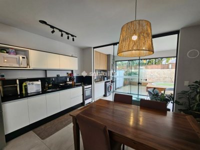 Casa à venda com 137m², 3 quartos, 1 suíte, 2 vagas no bairro Campeche em Florianópolis - Foto 19