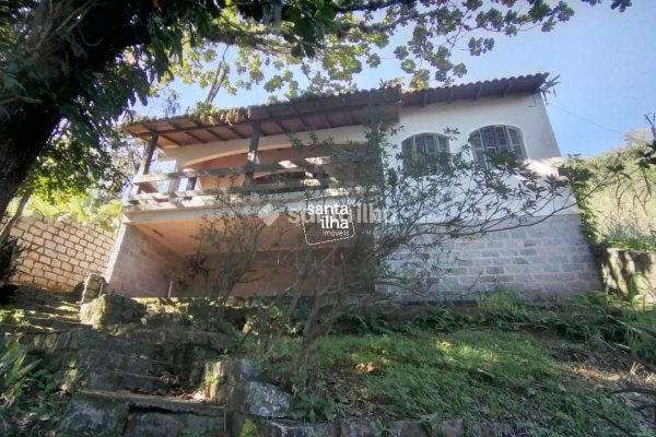 Casa à venda com 105m², 2 quartos, 1 suíte, 1 vaga no bairro Ribeirão da Ilha em Florianópolis