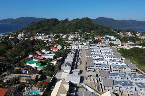 Casa à venda com 117m², 3 quartos, 2 vagas no bairro Morro das Pedras em Florianópolis