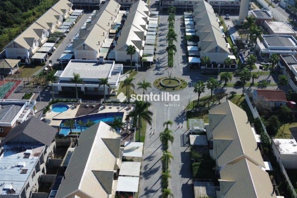 Casa à venda com 117m², 3 quartos, 2 vagas no bairro Morro das Pedras em Florianópolis