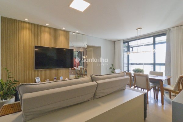 Apartamento à venda com 87m², 2 quartos, 2 suítes, 2 vagas no bairro Agronômica em Florianópolis