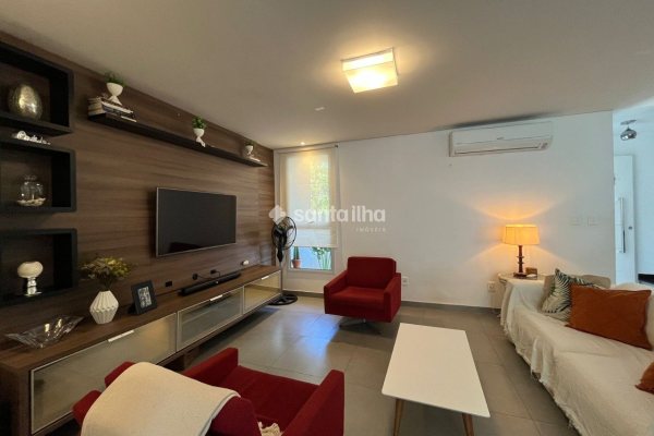 Casa para alugar com 129m², 3 quartos, 1 suíte, 2 vagas no bairro Campeche em Florianópolis
