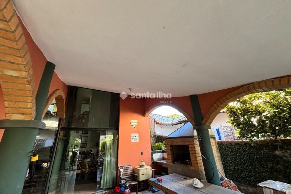 Casa em Condomínio à venda com 226m², 3 quartos, 1 suíte, 4 vagas no bairro Morro das Pedras em Florianópolis