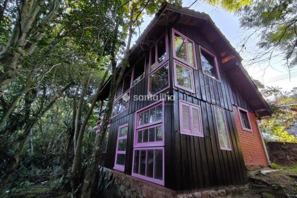Casa à venda com 50m², 1 quarto, 2 vagas no bairro Pântano do Sul em Florianópolis