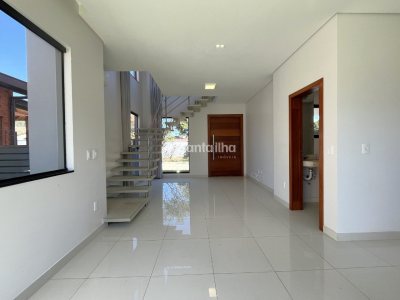 Casa para alugar ou comprar com 199m², 4 quartos, 1 suíte, 4 vagas no bairro Campeche em Florianópolis - Foto 7