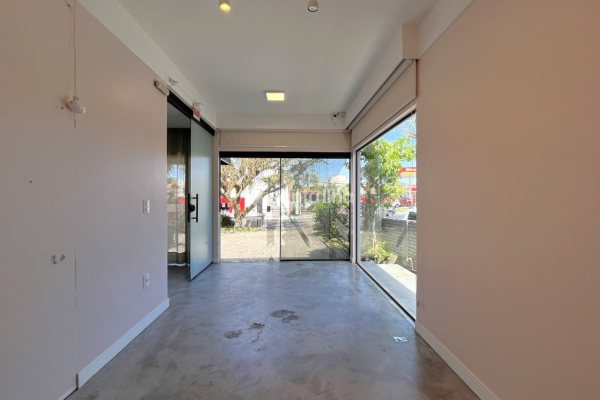 Loja para alugar com 170m², 4 vagas no bairro Campeche em Florianópolis