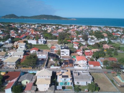 Casa à venda com 250m², 4 quartos, 2 suítes, 2 vagas no bairro Campeche em Florianópolis - Foto 42