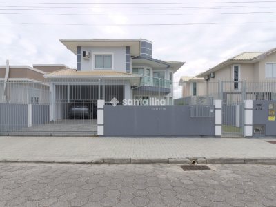 Casa à venda com 250m², 4 quartos, 2 suítes, 2 vagas no bairro Campeche em Florianópolis - Foto 2