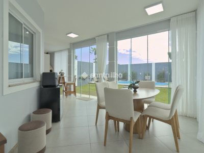 Casa à venda com 250m², 4 quartos, 2 suítes, 2 vagas no bairro Campeche em Florianópolis - Foto 13