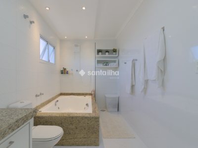 Casa à venda com 250m², 4 quartos, 2 suítes, 2 vagas no bairro Campeche em Florianópolis - Foto 23