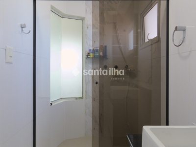Casa à venda com 250m², 4 quartos, 2 suítes, 2 vagas no bairro Campeche em Florianópolis - Foto 33