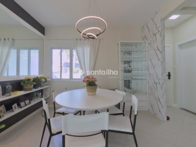 Casa à venda com 250m², 4 quartos, 2 suítes, 2 vagas no bairro Campeche em Florianópolis - Foto 17